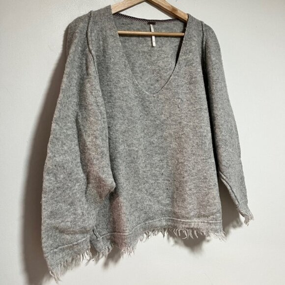 Free People Grey Distressed V-Neck Sweater – Fringe Hem – Size XS - Picture 5 of 10
